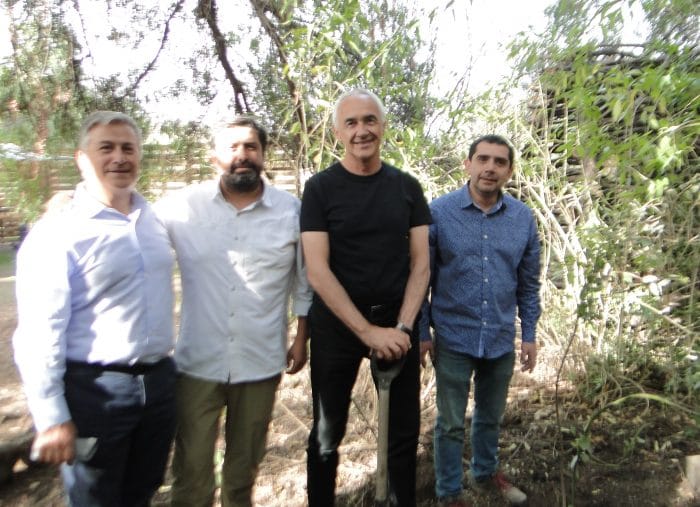Fundación Batuco Sustentable invitó a Modela a plantar un árbol en su centro ecológico